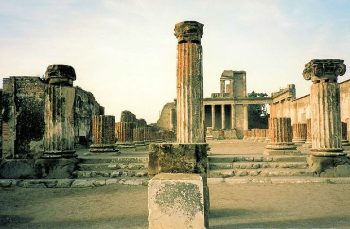 Pompei, la città sepolta dall'eruzione del Vesuvio nel 79 d.C.
