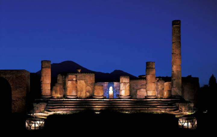 Pompei di notte