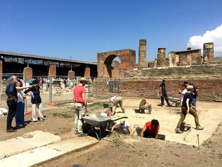 Nuovi scavi a Pompei