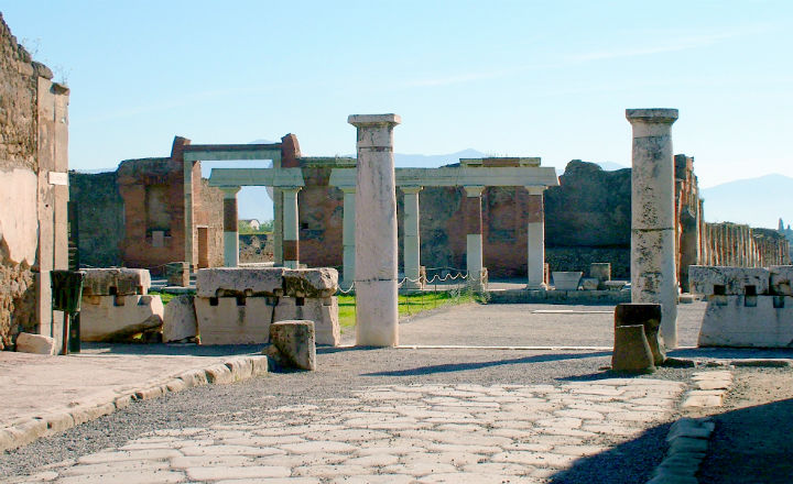Visit Pompei