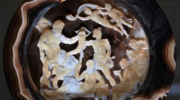 Tazza Farnese - Cammeo in agata sardonica; diam. cm 20,0
